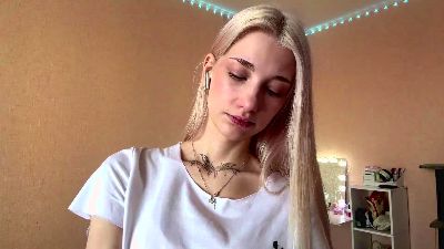 LaviniaSalada live cam on Cam4