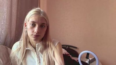 LaviniaSalada live cam on Cam4