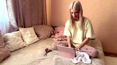 LaviniaSalada live cam on Cam4