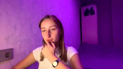 LaviniaSampley live cam on Cam4