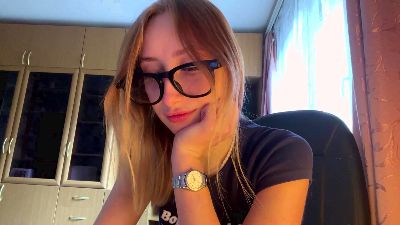 LaviniaSampley live cam on Cam4