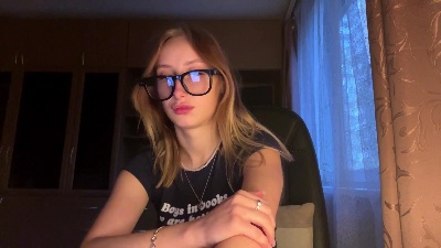 LaviniaSampley live cam on Cam4