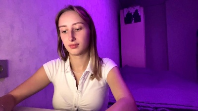 LaviniaSampley live cam on Cam4