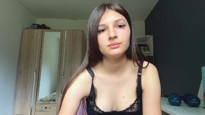 LaviniaStolze live cam on Cam4