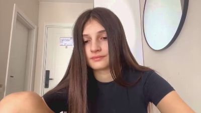 LaviniaStolze live cam on Cam4
