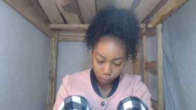 Laykah live cam on Cam4