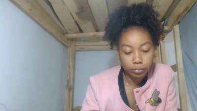 Laykah live cam on Cam4