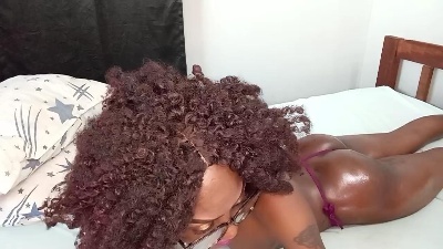 LaylaTheLeopard live cam on Cam4