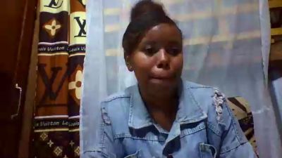 Laylah21 live cam on Cam4