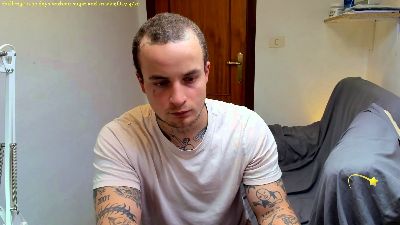 Layneinchains live cam on Cam4