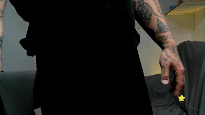 Layneinchains live cam on Cam4