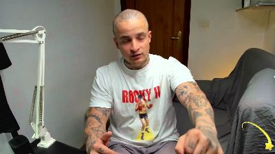 Layneinchains live cam on Cam4