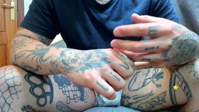 Layneinchains live cam on Cam4