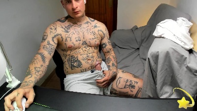 Layneinchains live cam on Cam4