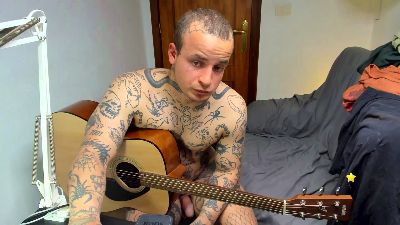 Layneinchains live cam on Cam4