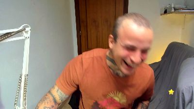 Layneinchains live cam on Cam4