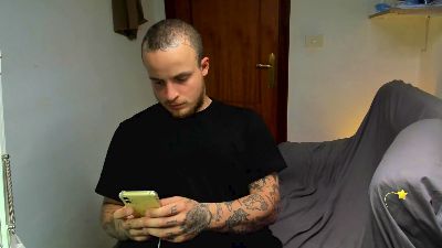 Layneinchains live cam on Cam4