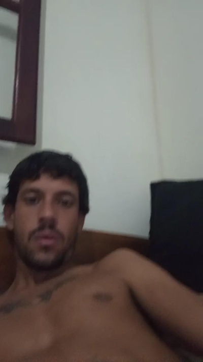 Lccarioca live cam on Cam4