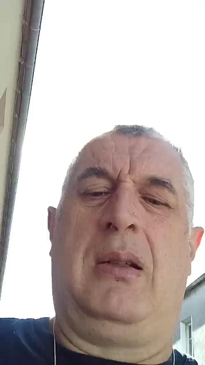 LeMasqueAPlumes live cam on Cam4