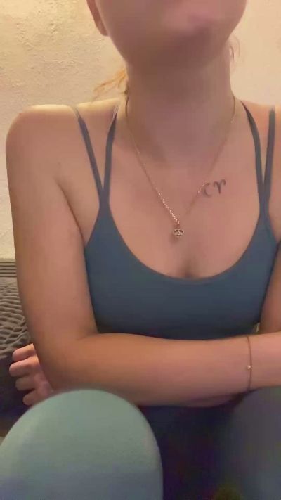 Lea_martin live cam on Cam4