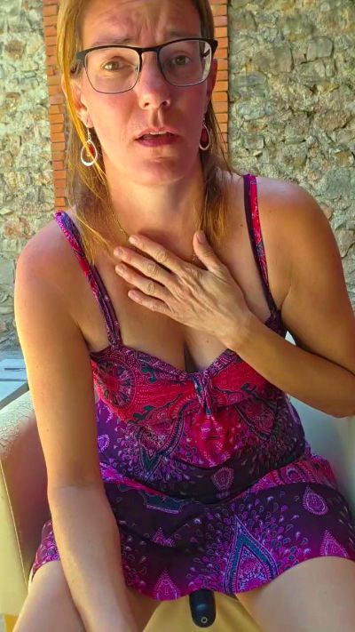 Leaa69 live cam on Cam4