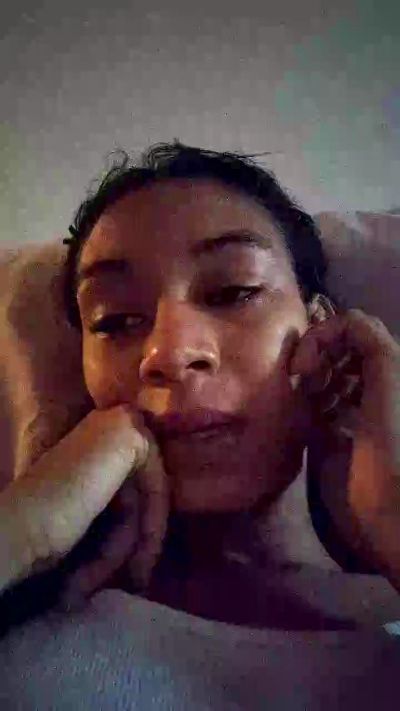 Leaberry live cam on Cam4