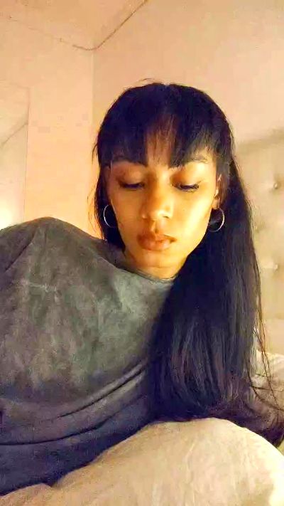 Leaberry live cam on Cam4