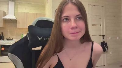 LeahDoebler live cam on Cam4