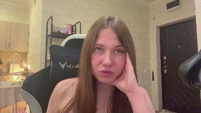 LeahDoebler live cam on Cam4