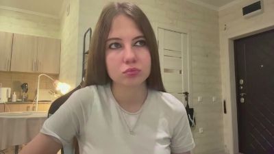 LeahDoebler live cam on Cam4