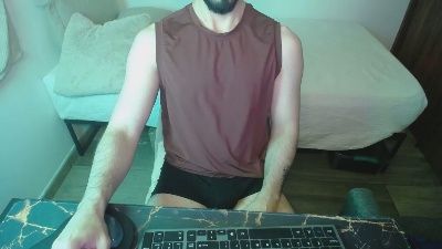 Lealboy live cam on Cam4