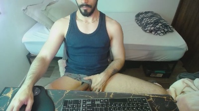 Lealboy live cam on Cam4
