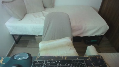 Lealboy live cam on Cam4