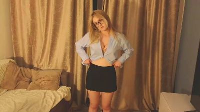 LeandraBachtell live cam on Cam4