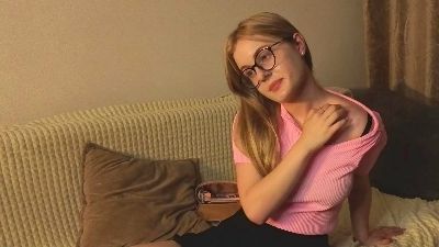 LeandraBachtell live cam on Cam4