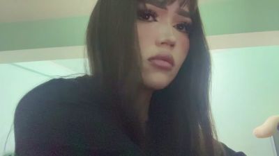 LeannGuyott live cam on Cam4