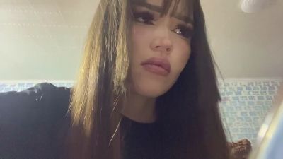 LeannGuyott live cam on Cam4