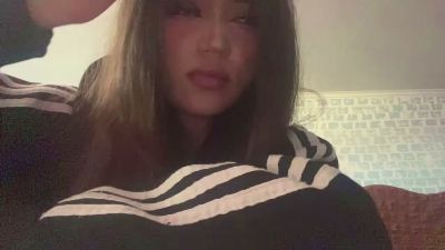 LeannGuyott live cam on Cam4