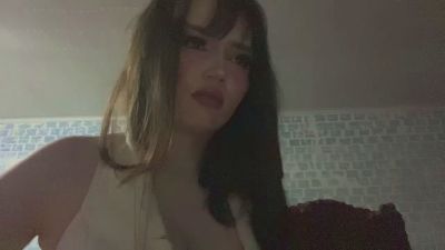 LeannGuyott live cam on Cam4