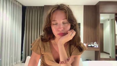 LeannaRigby live cam on Cam4