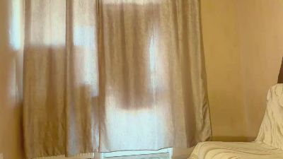 LeannaRigby live cam on Cam4