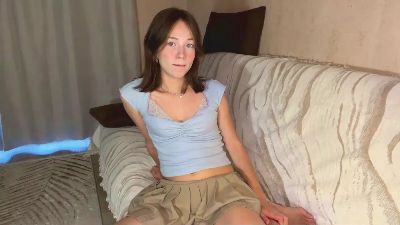LeannaRigby live cam on Cam4