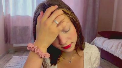 LeannaRigby live cam on Cam4