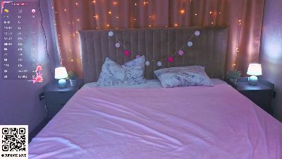 LeannaSwogger live cam on Cam4