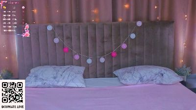 LeannaSwogger live cam on Cam4