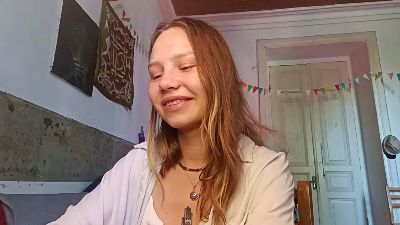 LeannaSwonger live cam on Cam4