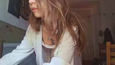 LeannaSwonger live cam on Cam4