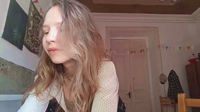 LeannaSwonger live cam on Cam4