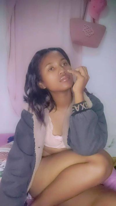 Leasexy01 live cam on Cam4