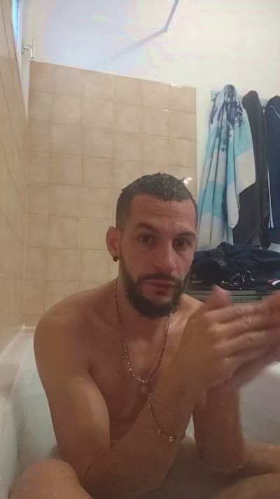 Lebarbudu38 live cam on Cam4